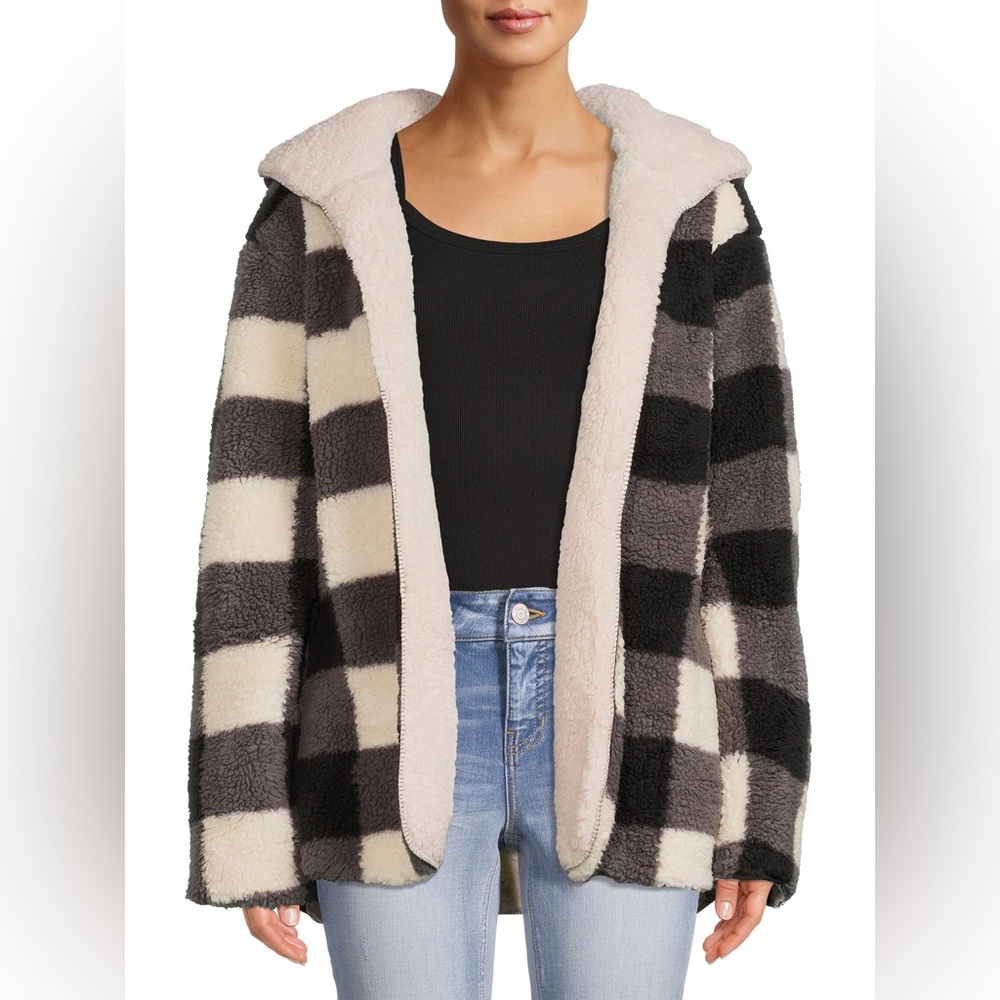 Love Tree Juniors' Plaid Faux Sherpa Jacket Size M